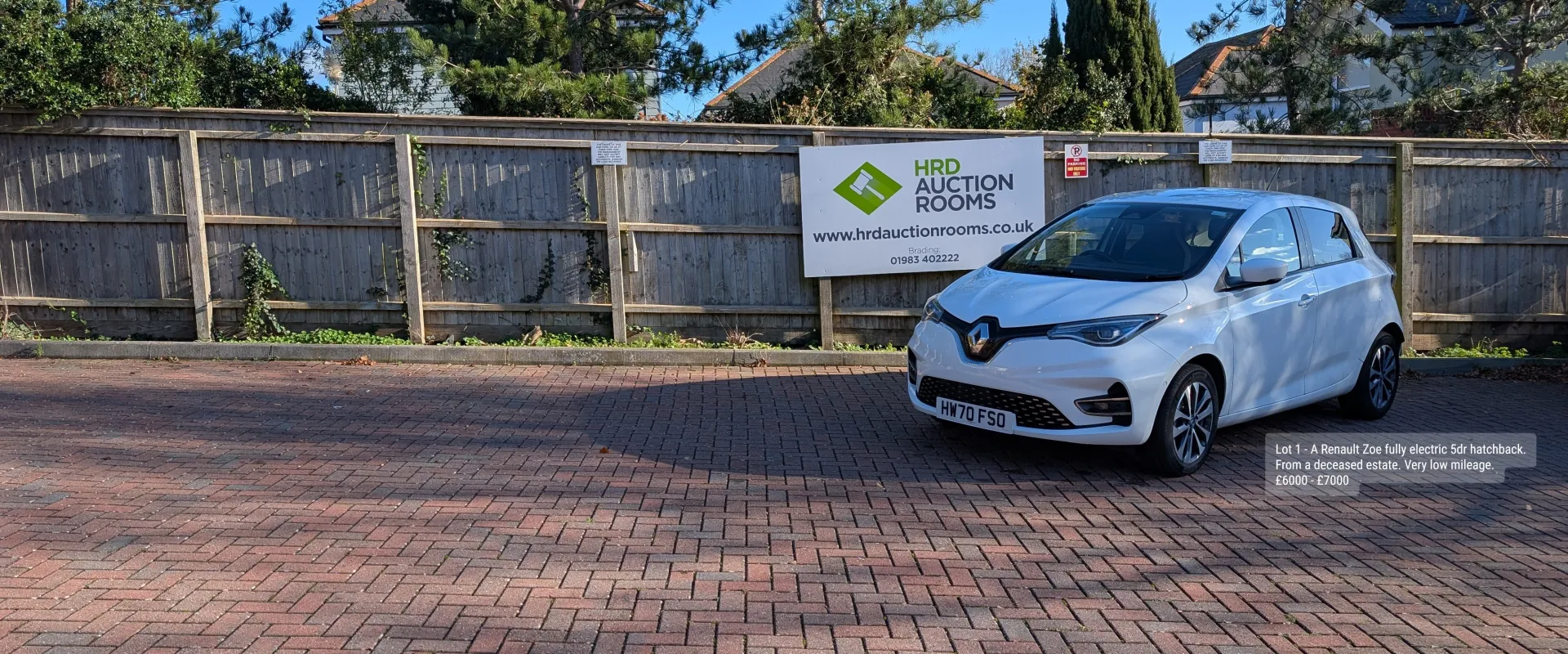 December 2025 Hero - Renault Zoe + Text